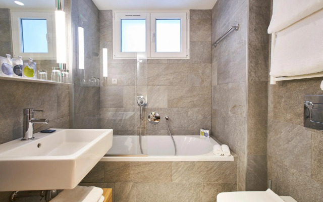 Отель 9Hotel Republique