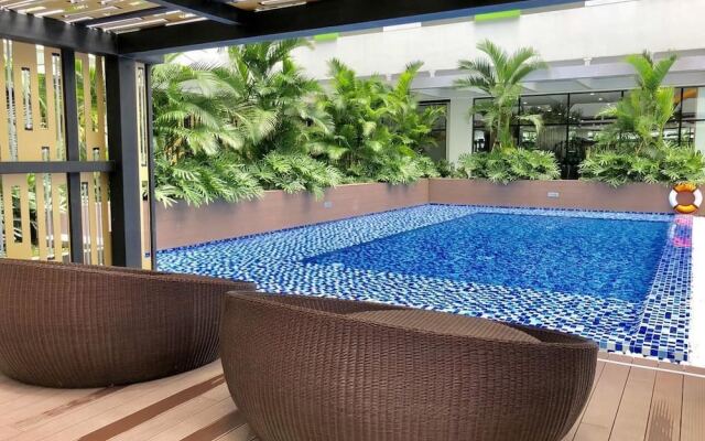 Republic Plaza Apartment