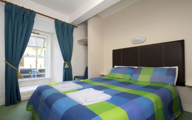 Snoozles Hostel