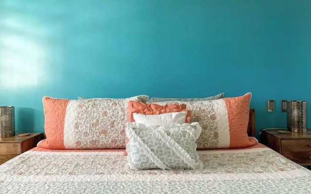 Upscale Ocean View Condo Close to it all Great