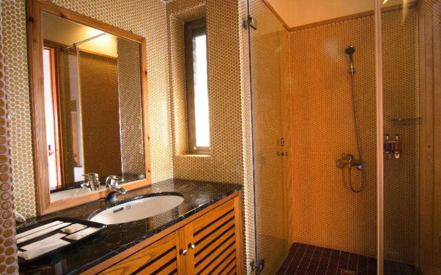 Chan Shuo The Pavilion of Phoenix