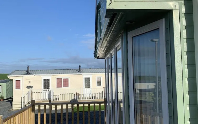 Immaculate 2-bed Lodge in Monreith