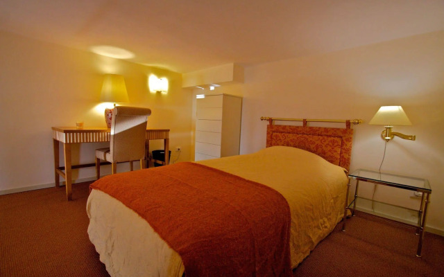 Miramare Apartments & Suites