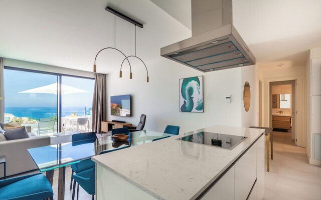 Seaview Residence with pool