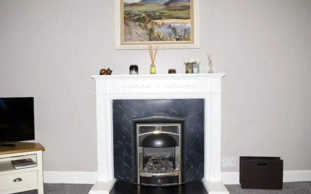 Historic 4 Bedroom Apartment in Dean Village, Edinburgh