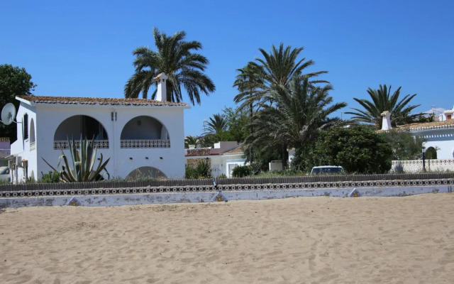 Urbanización El Oasis, 20 Villas en 1ª Línea Playa