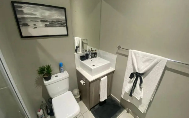 Stylish Dante’s 1-bedroom condo free Wifi & Cinema