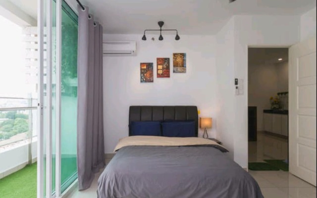 Mansion One Suites by Merlene