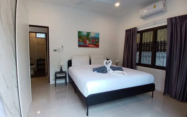 White House With 2br-1bath Near Kathu Water Fall