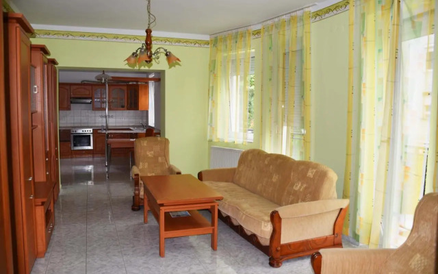 Pilikán Apartments Lenti