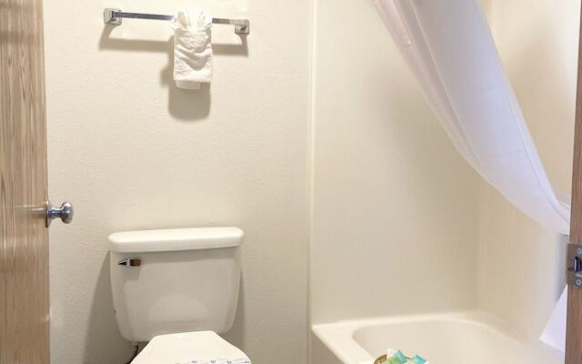 Burke Inn Motel & Suites