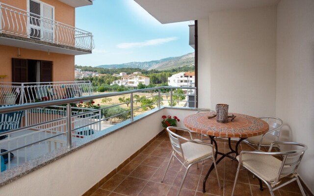 A1 - Modern Apartment With Balcony Near the Beach