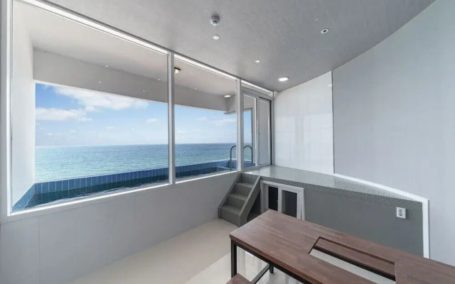 Daytona Pool Villa
