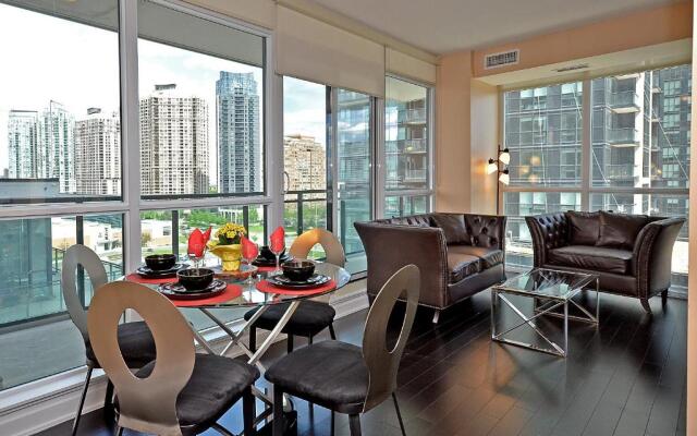 Royal Stays Furnished Apartments - Missisauga City Centre