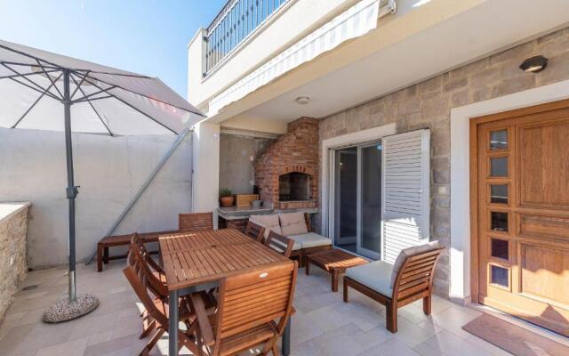 Holiday home near the beach Marijanka