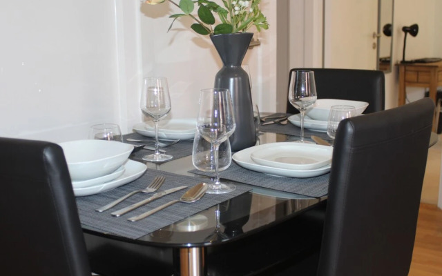 Stratford Luxury Apartment