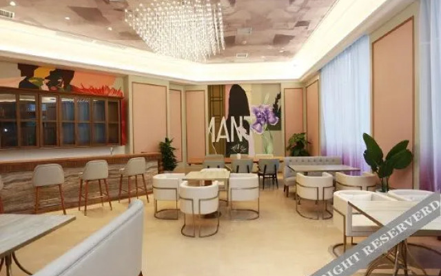 Mercure Hotel (Wuhan Yangluo Development Zone)