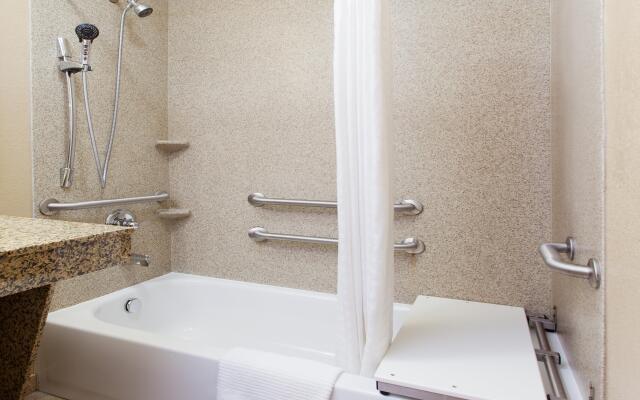 Candlewood Suites Lexington by IHG