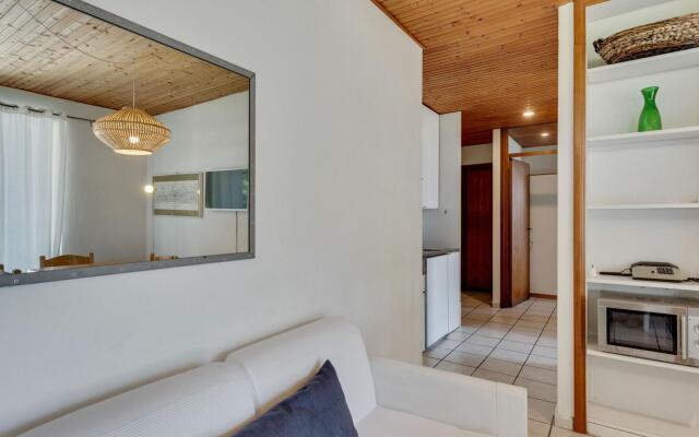 Spacious Apartment in Pognana Lario with Pool