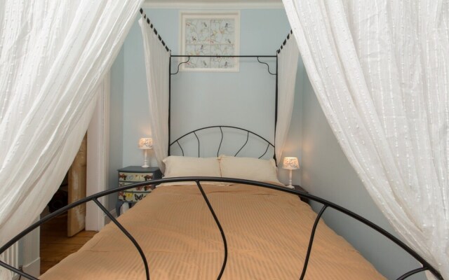Character Apartment in the Heart of Morningside