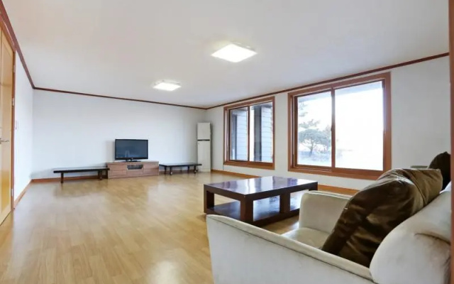 Gapyeong Buddy House Pension