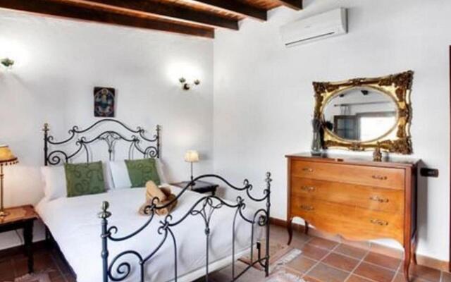 Beautiful holiday home in Los Realejos with garden