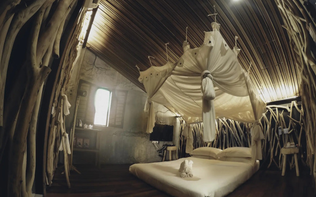 The Happy 8 Retreat @ Old Town