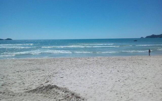 6-39 - 2 Bdr Condo With Balcony and Shared Pool