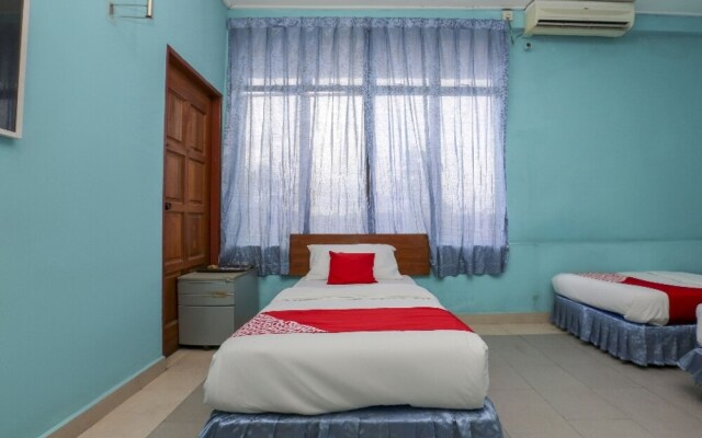 OYO 90441 Cz Traveler's Hotel