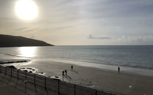 Pier View Apartment at Beach House