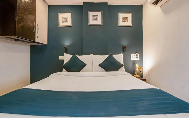 OYO SilverKey 76611 Nirsukh Palace