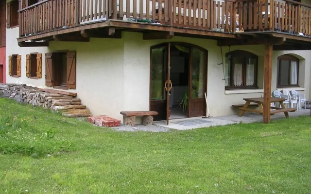 4 Rooms 8 People 3 Exposed South-west