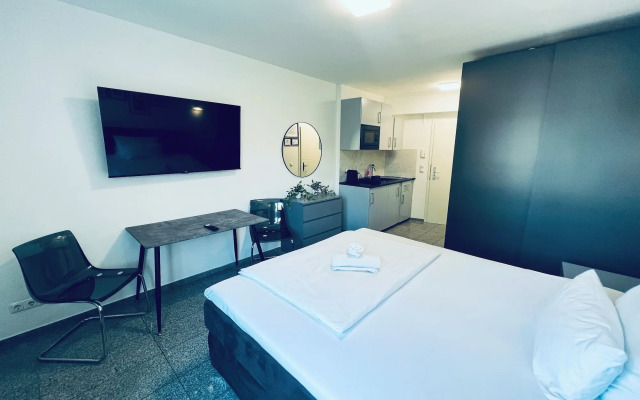 Lipp Apartments