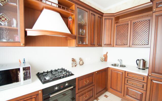 Аврора на улице Дзержинского 4