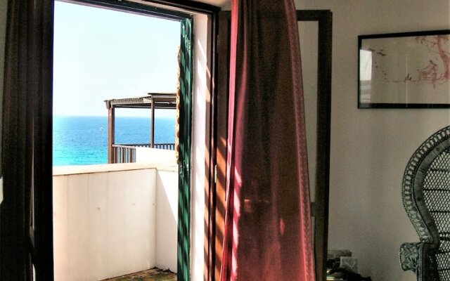 Casa dels Misteris a terrace on sea