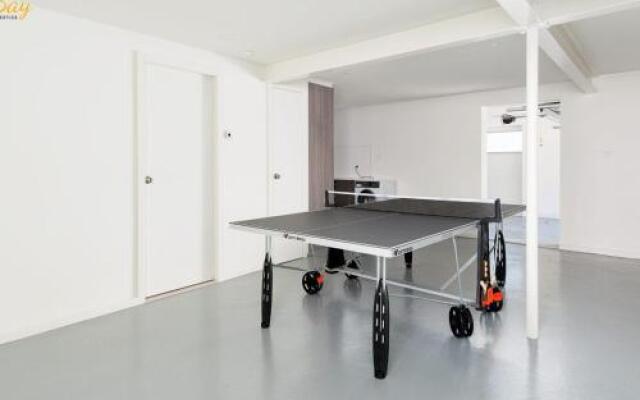 Luxury in Corlette - 4 Drungall Ave