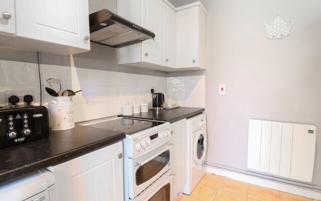Flat 1, Camelford