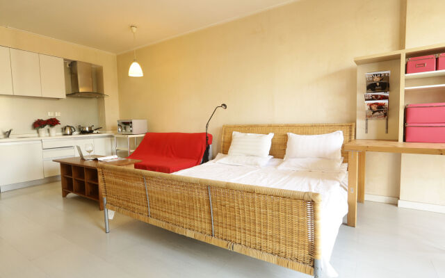Yiyang City Center Apartment