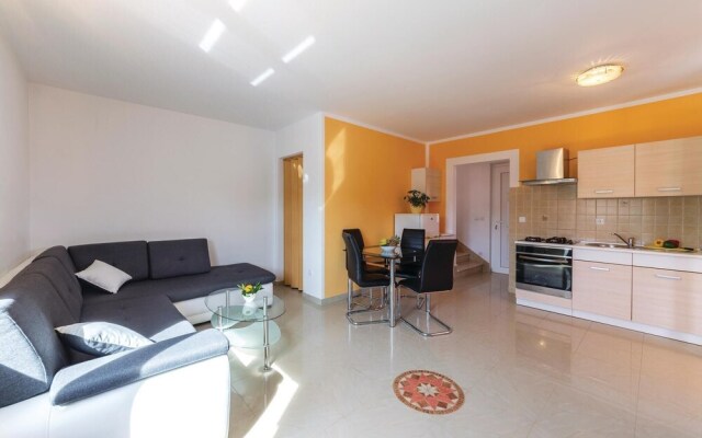 Beautiful Home in Betiga With Wifi and 4 Bedrooms