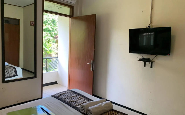 OYO 261 Sasono Putro Residence