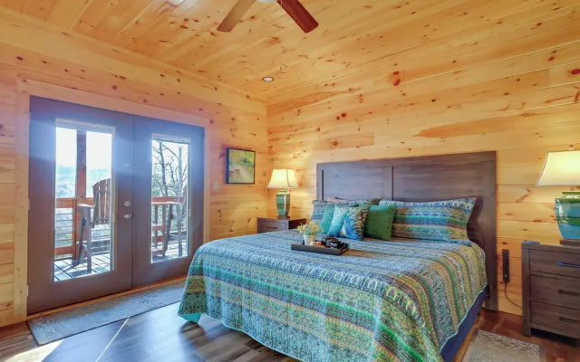 Majestic Mountain Views: Sevierville Escape!