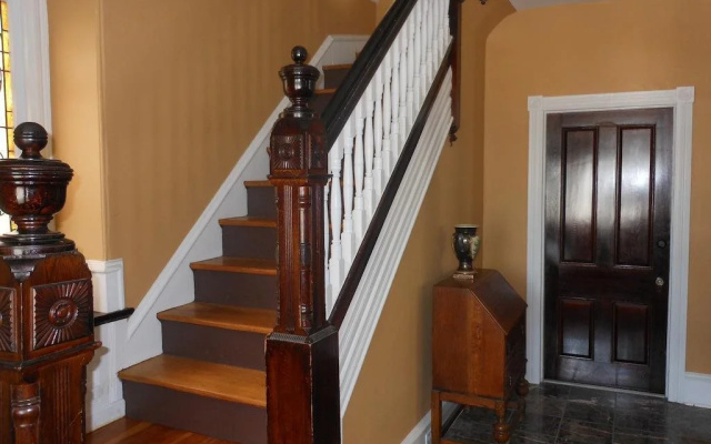 Miss Helens Guesthouse