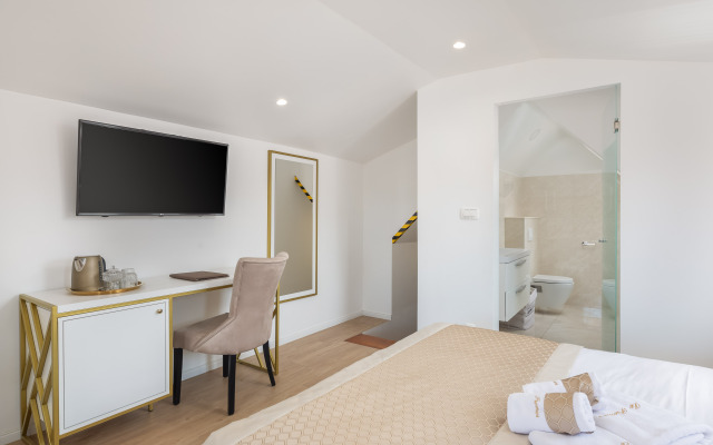 Le Premier Luxury Rooms