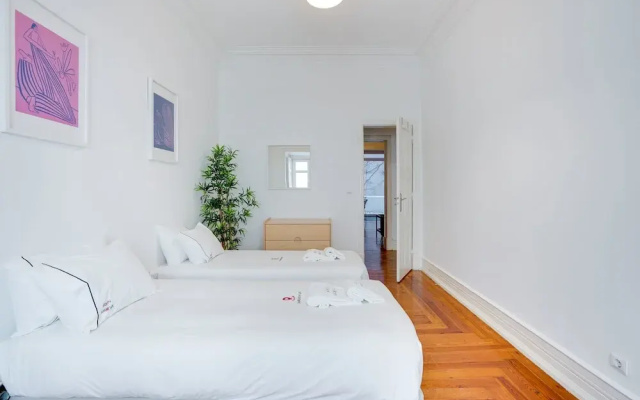 Family Comfort in Principe Real AC and Parking