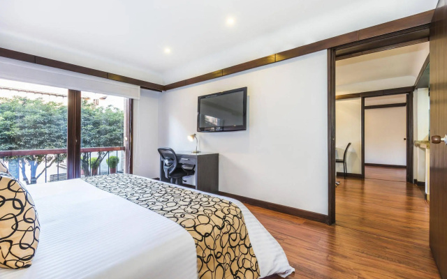 Travelers Suites Condominio Plenitud