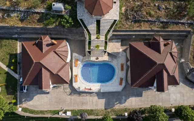 The Lake House 1 in Shkod r