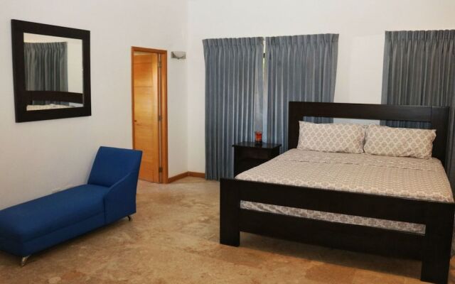 Villa Metro Country Club Paraiso