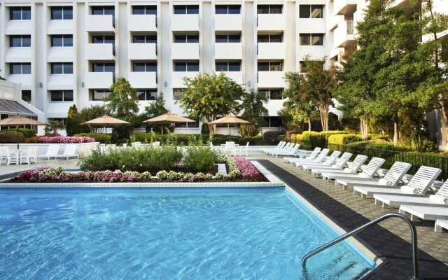 Sheraton Greensboro at Four Seasons