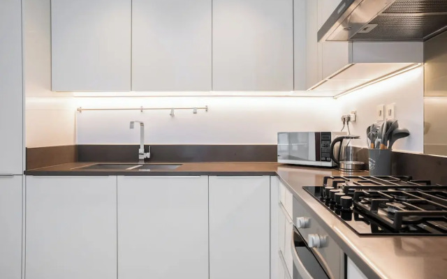 HomesGetaway- 1BR Apt in Marina Gate1