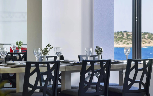 Mistral Bay Hotel